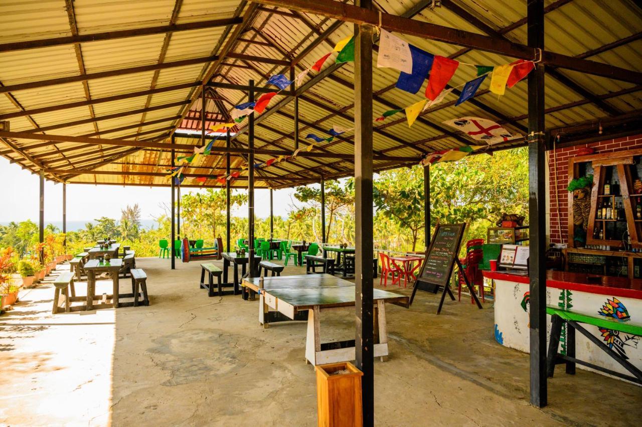 Lover View Pool Bar & Bungalows Ngwesaung Exterior photo
